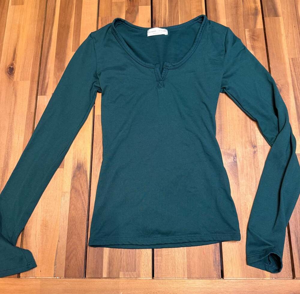 Frankee & Skylarr Long Sleeve Top Size XS Green